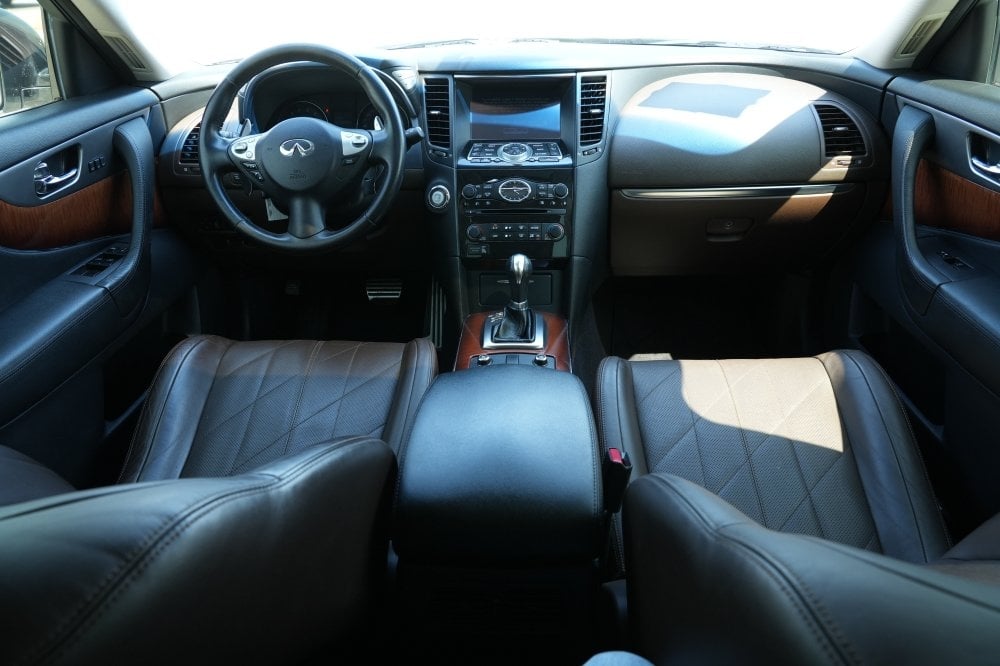 Infiniti QX70 SUV Model 2017, C-11154 - 8