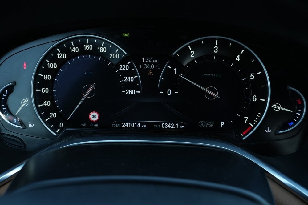 BMW 730 LI Sedan Model 2017, C-11163 - 11