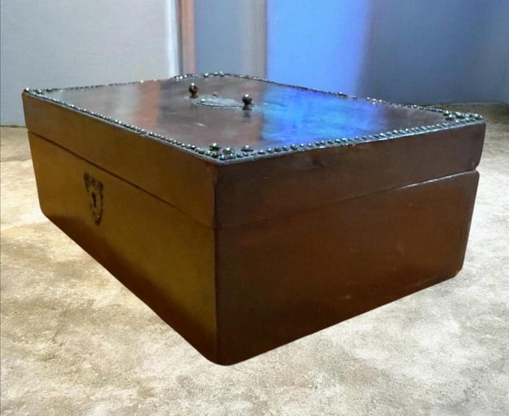 Antique Wooden Jewelry And Souvenir Box - 2