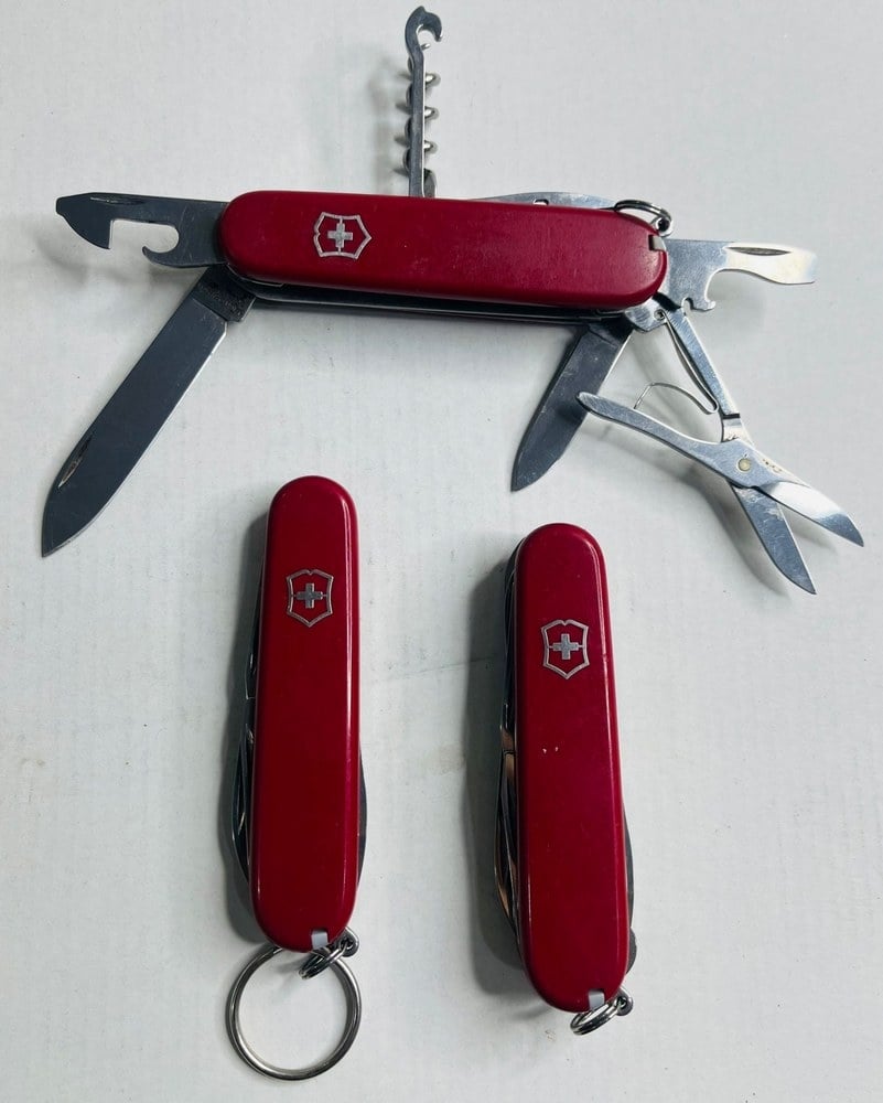 Set of 3 Victorinox Swiss Pocket Knives - 4