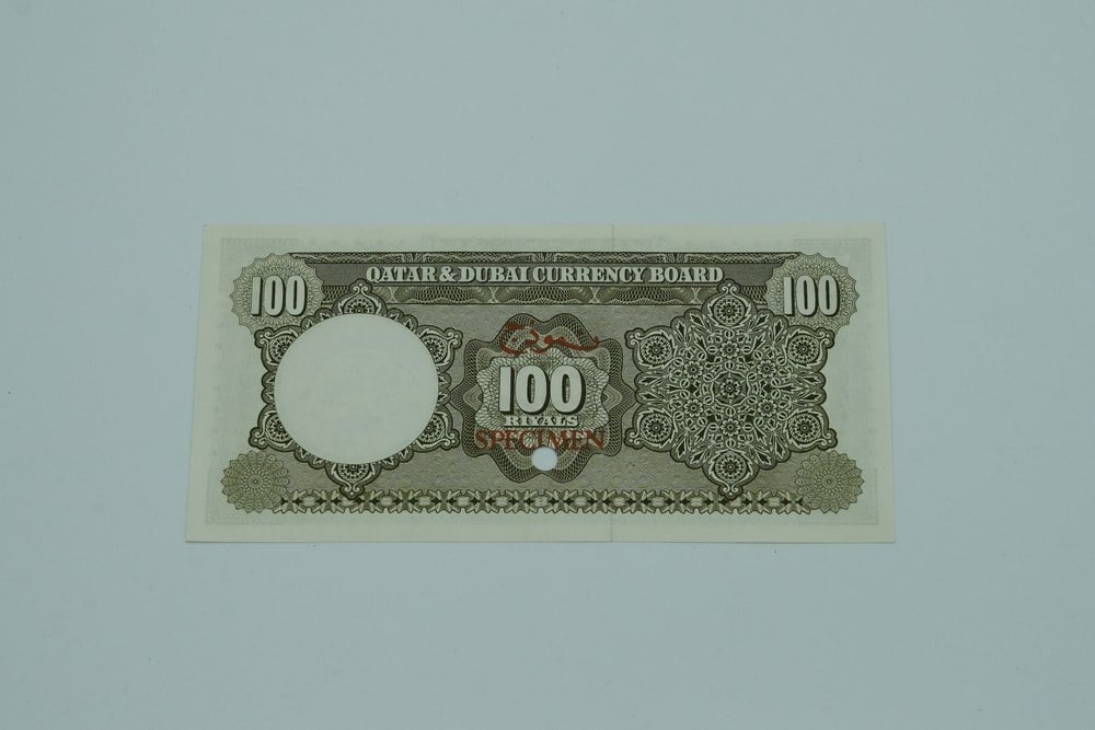 عملة ورقية قطر ودبي 1960 – فئة 100 ريال - 6