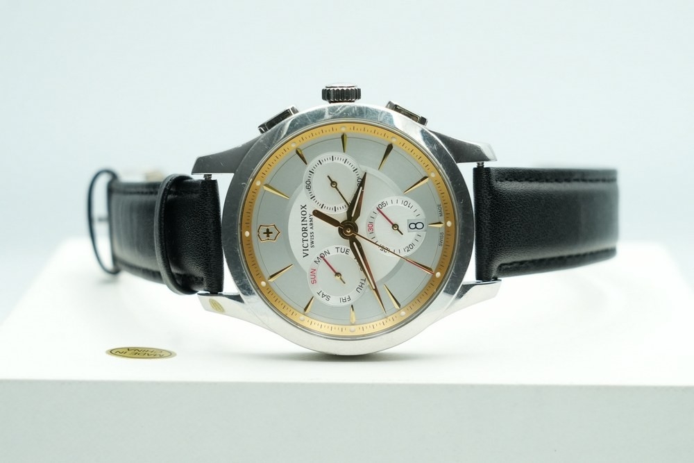 Victorinox Watch - 7