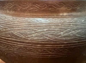 A Ceremonial Vessel Made Of Heavy Brass - 4