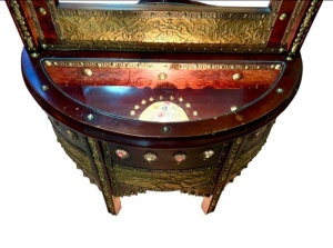 An Authentic Oriental-Style Arabesque Console - 16