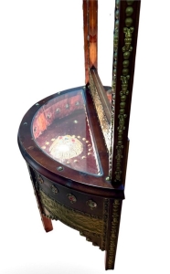 An Authentic Oriental-Style Arabesque Console - 9