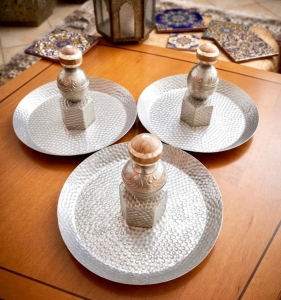 A Unique Set Of Three Hand-Engraved Metal Trays - 5