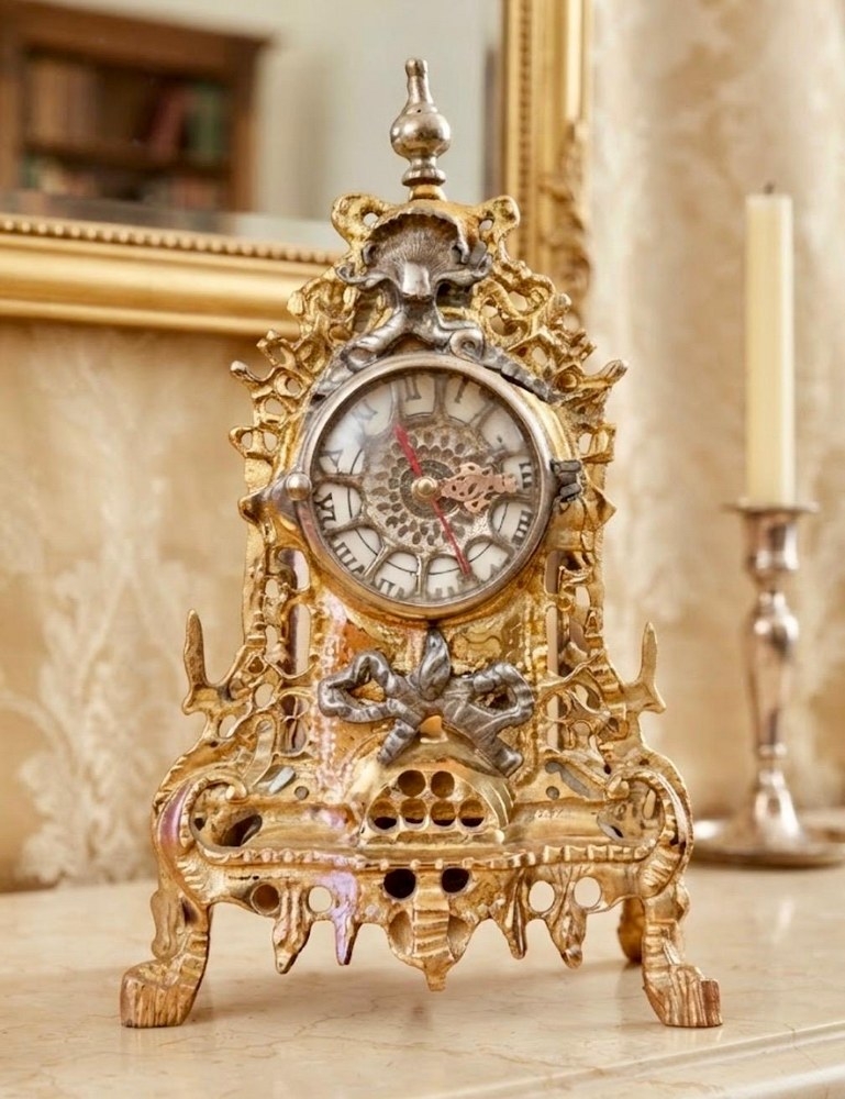 A French-Style Desk Clock Featuring A Rococo Design - 6