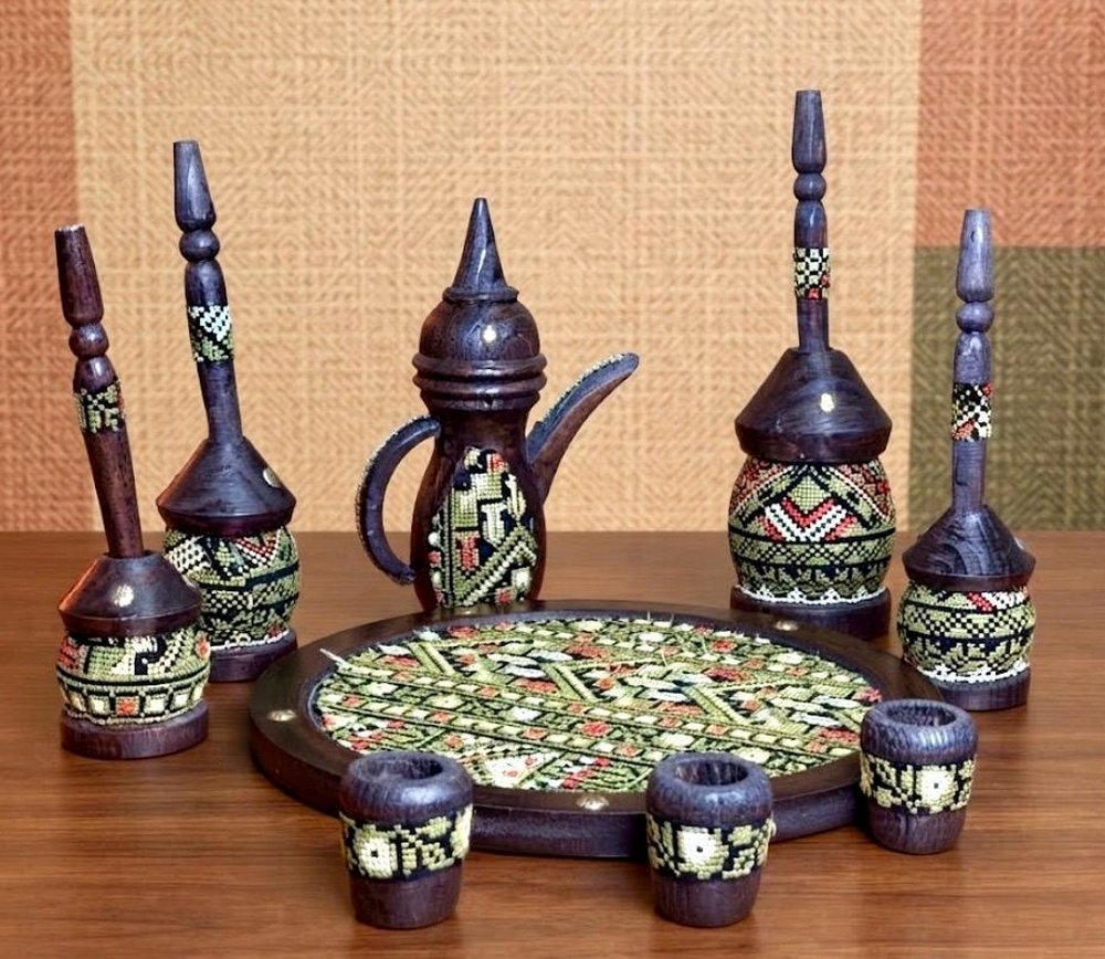 Traditional Dallah And Coffee Cup Set  - 4