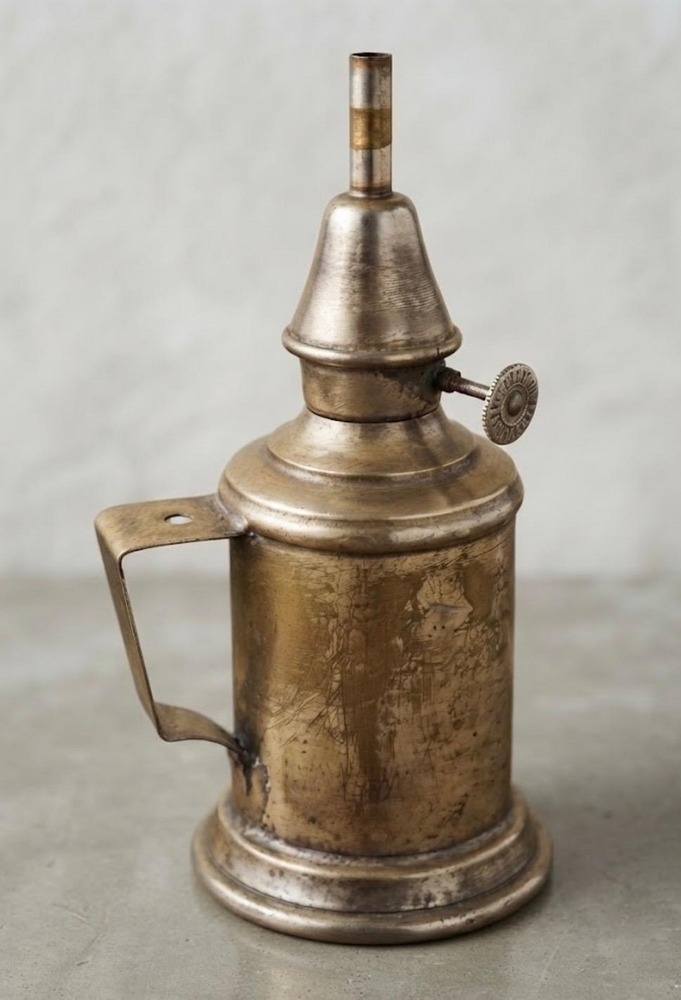 French "Pigeon" Lamp (Lampe Pigeon - 12