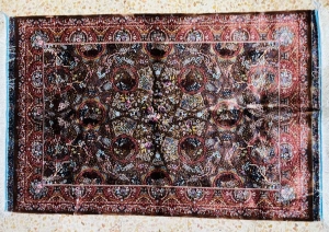 Luxury Silk-Style Rug with Classic Motifs - 6