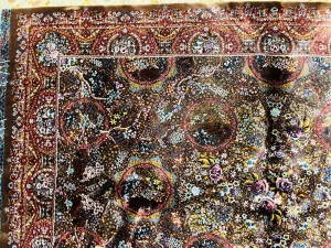 Luxury Silk-Style Rug with Classic Motifs - 5
