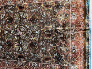 Luxury Silk-Style Rug with Classic Motifs - 3