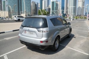 ميتسوبيشي أوتلندر موديل 2009، Y-15900 - 4