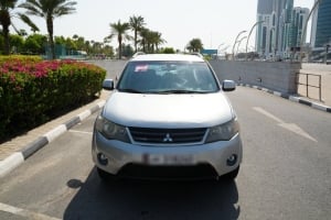 ميتسوبيشي أوتلندر موديل 2009، Y-15900 - 3
