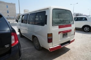 حافلة نيسان أورفان موديل 2001، C-11226 - 5