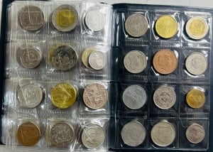 Album of 120 Vintage Coins - 15 - 7