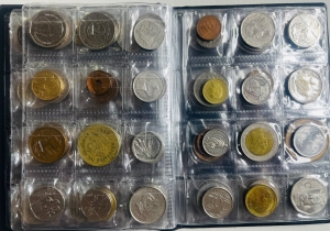 Album of 120 Vintage Coins - 10 - 3