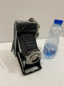 An Old Photographic Camera Of The Graflex Super Speed Graphic Type - 2