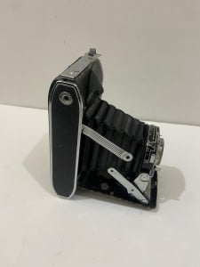 An Old Photographic Camera Of The Graflex Super Speed Graphic Type - 4