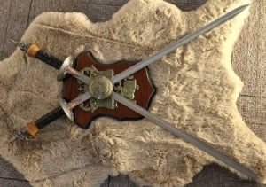 Distinctive Engraved Sword With A Wooden Base For Hanging, 2 Pieces - 8