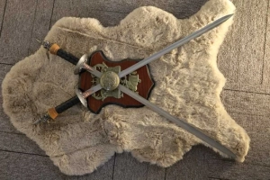 Distinctive Engraved Sword With A Wooden Base For Hanging, 2 Pieces - 9