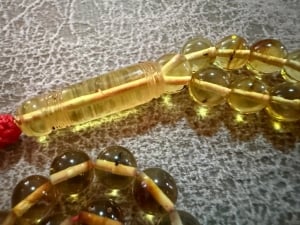 مسباح من الكهرمان البلطيقي الشفاف الحشري - 4