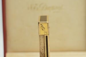 ولاعة كلاسيكية فاخرة من العلامة التجارية الفرنسية الشهيرة إس تي ديبون (S.T. Dupont) - 4
