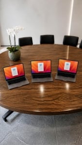 3x MacBook Pro - 2