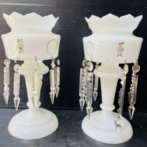 Pair of Vintage Opaline Pineapple Vases in a Milky Hue - 5