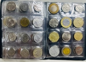 ألبوم عملات معدنية قديمة ومتنوعة - 1 - 4