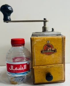 مطحنة قهوة خشبية قديمة من Zassenhaus الألمانية - 2