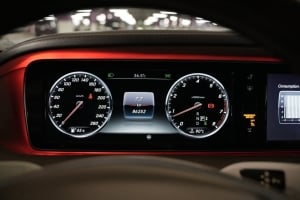 مرسيدس-بنز S600 موديل 2015، Y-16038 - 11