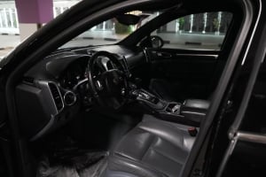 Porsche Cayenne Model 2013, Y-16034 - 9