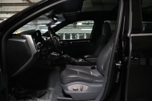 Porsche Cayenne Model 2013, Y-16034 - 8
