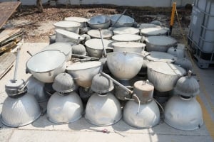 وحدات تبريد وحاويات ومواد معدنية مستعملة - 2