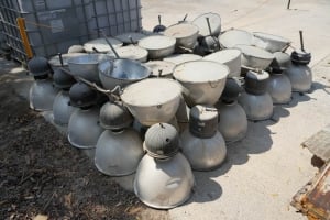 وحدات تبريد وحاويات ومواد معدنية مستعملة - 3