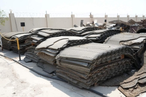 Used Rubber Floor Mats & Wooden Pallet - 4