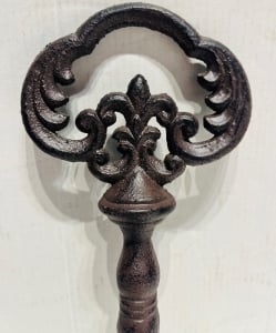Vintage Cast Iron Skeleton Key – Decorative Piece - 2