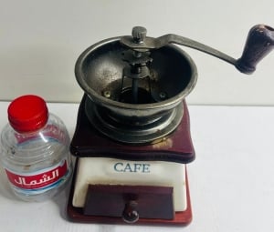 مطحنة قهوة يدوية كلاسيكية عتيقة - 2