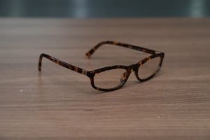 نظارة طبية Miu Miu بنقشة سلحفاة - 5