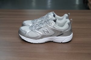 حذاء رياضي New Balance فضي - 7
