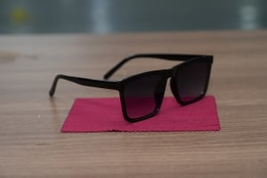 نظارة شمسية Qayyo بإطار مربع مع حافظة - 4