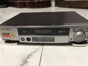 جهاز فيديو كلاسيكي HITACHI الأصلي - 3