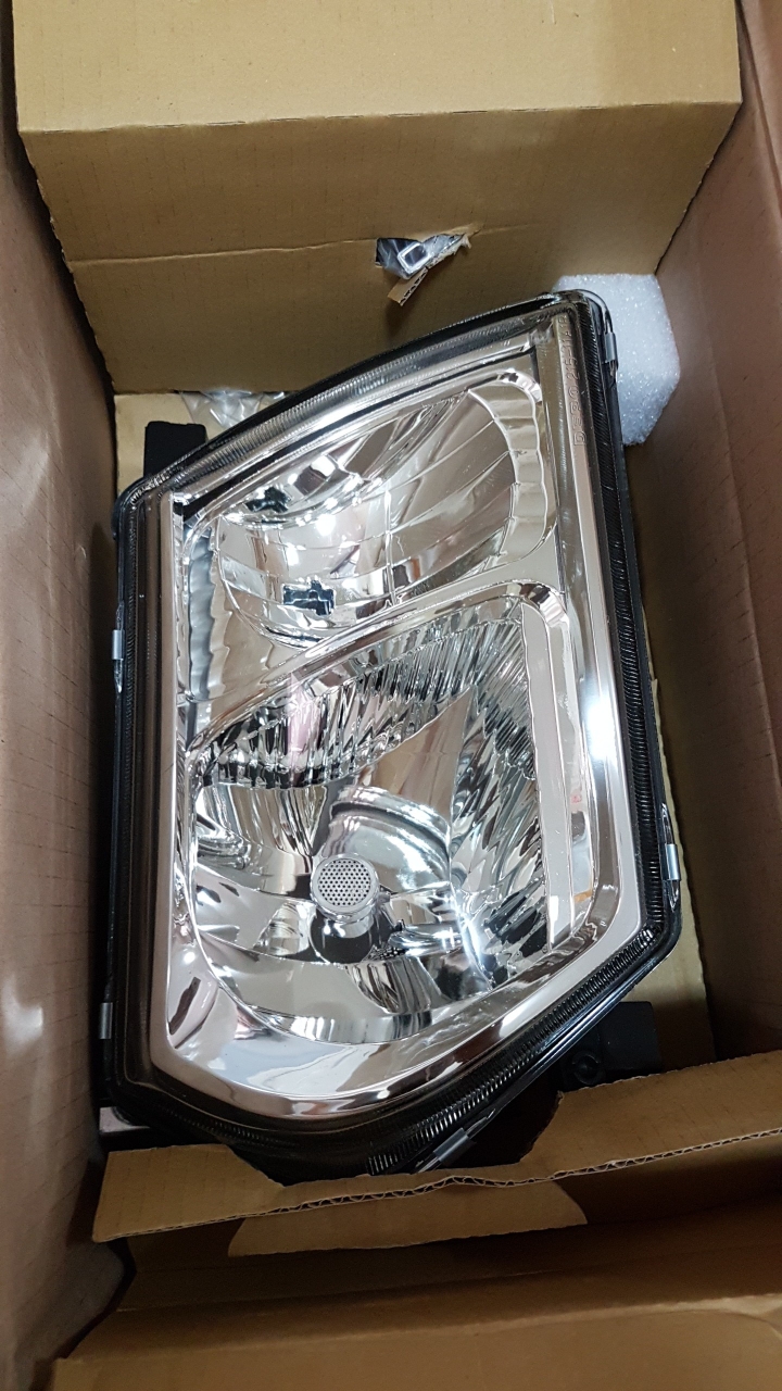 FOR sale two light for nissan pat - 3