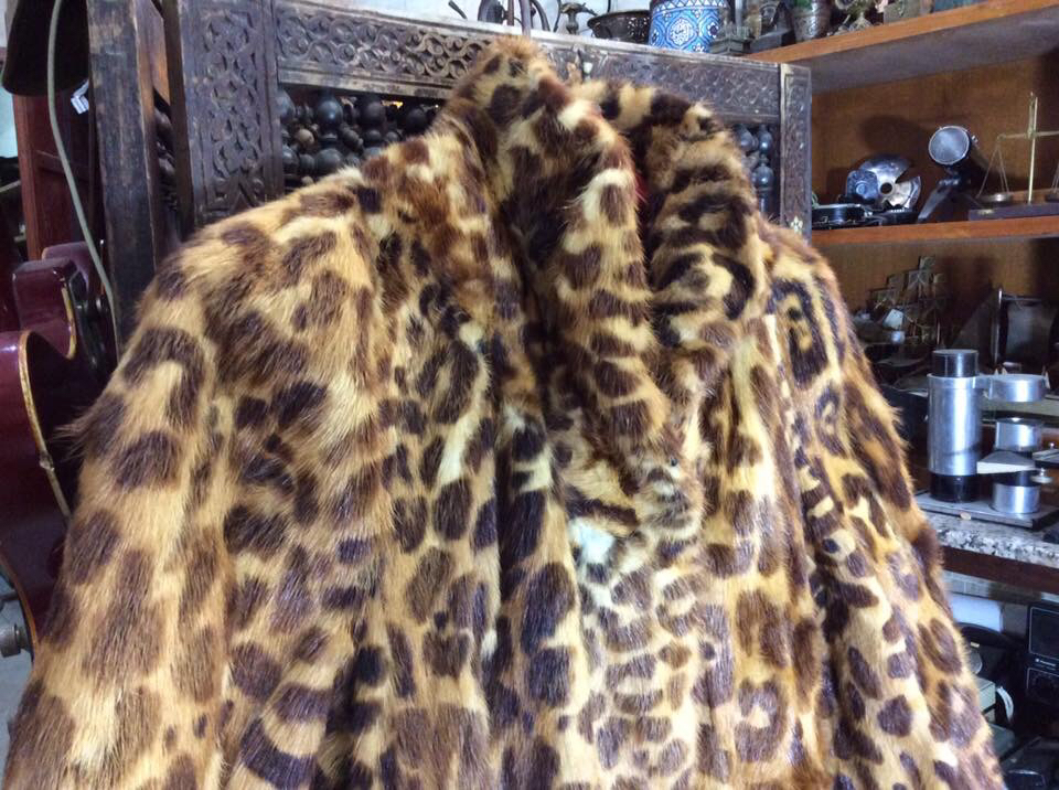 Leopard skin coat - 8