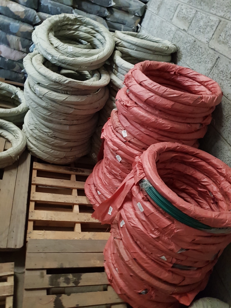 66246633.barbed wire, fencing mes - 3