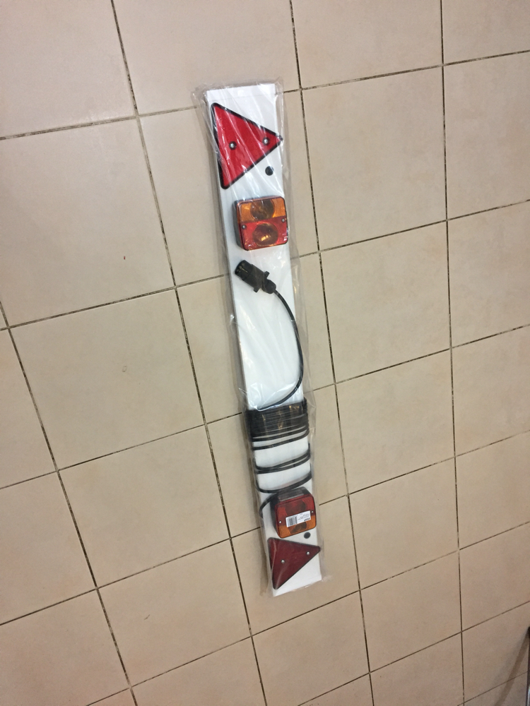Trailer light MOI standers - 1