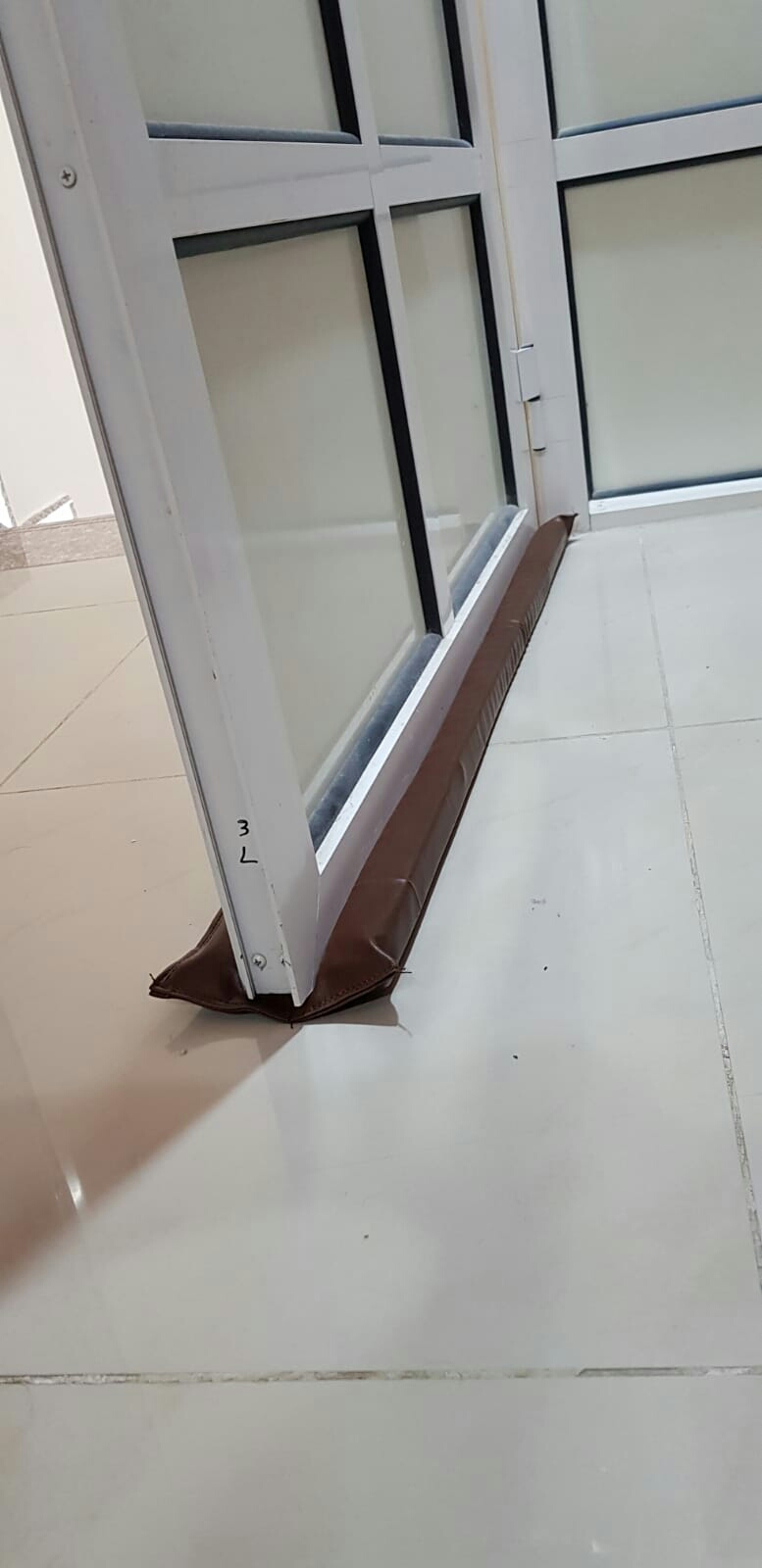 safe under door - 1