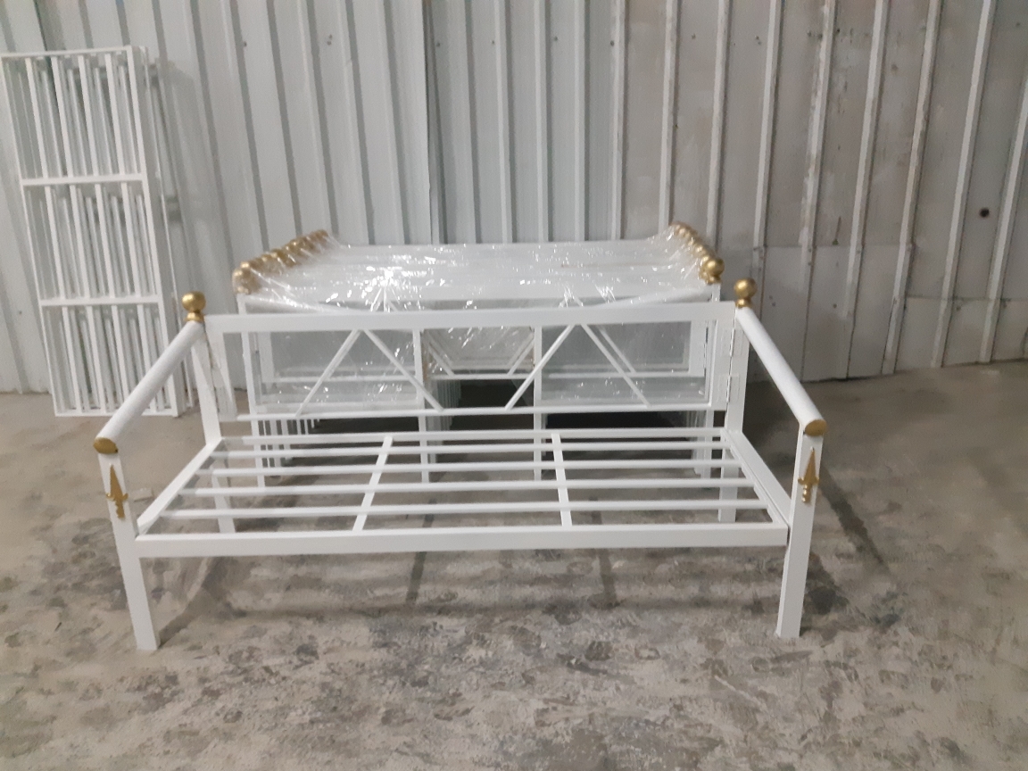 كراسي حديد - 1