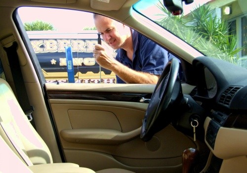 Car lock-out service Qatar - 2